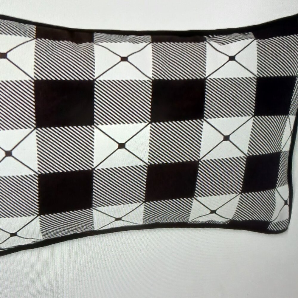 Micro Flannel Electric Battery Operated Mini Pillow 9 X 13 NIB